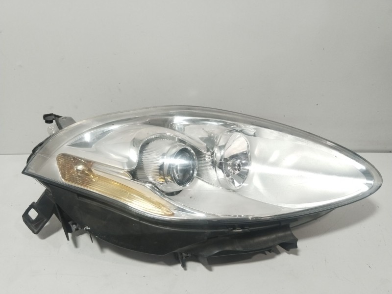 Recambio de faro derecho para fiat bravo ii (198_) 1.9 d multijet (198axb1a) referencia OEM IAM 086611153R  