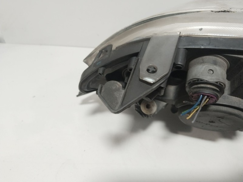 Recambio de faro izquierdo para fiat bravo ii (198_) 1.9 d multijet (198axb1a) referencia OEM IAM 51757538  