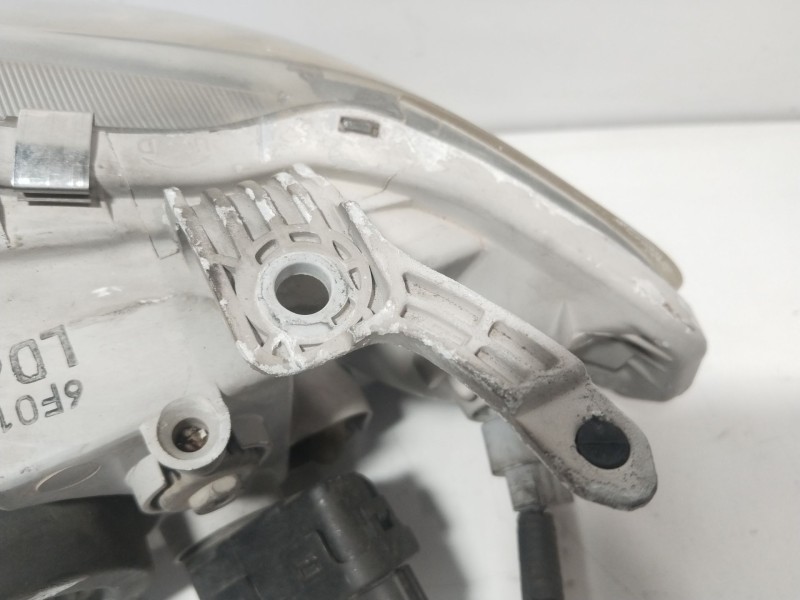 Recambio de faro derecho para chevrolet aveo / kalos hatchback (t200) 1.4 16v referencia OEM IAM 96540152  
