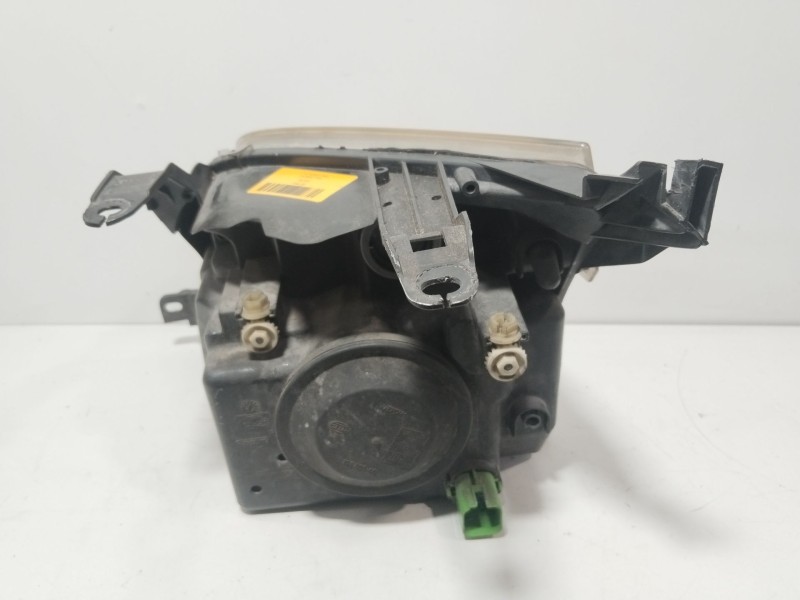 Recambio de faro derecho para ford fusion (ju_) 1.4 referencia OEM IAM 1526782  
