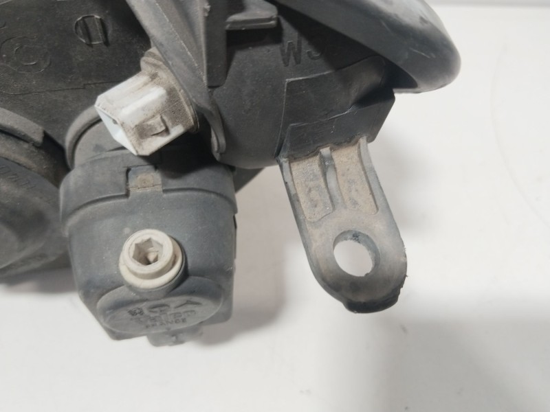 Recambio de faro derecho para peugeot 206 van 1.4 hdi referencia OEM IAM 9660535580  