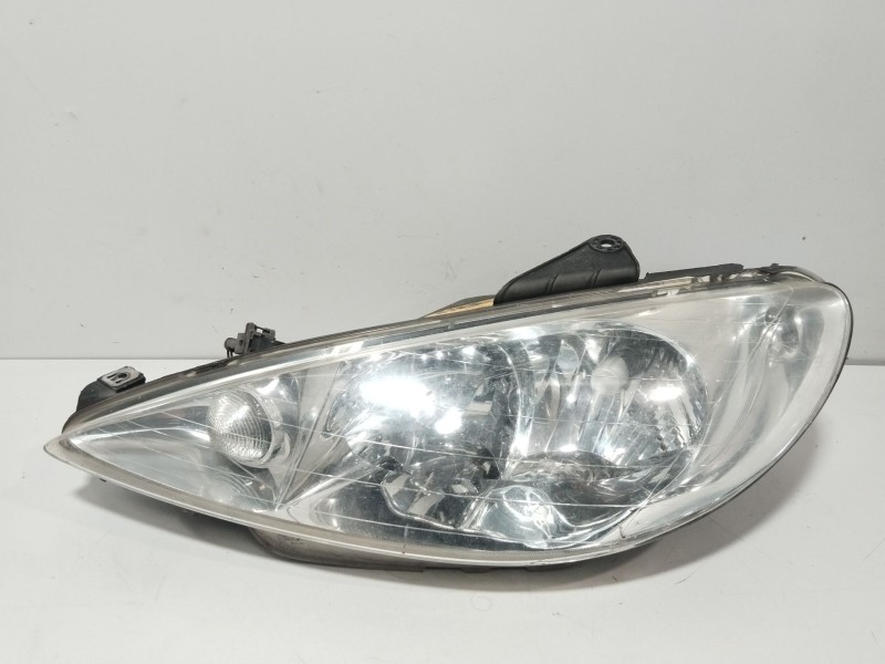 Recambio de faro izquierdo para peugeot 206 van 1.4 hdi referencia OEM IAM 9660535680  
