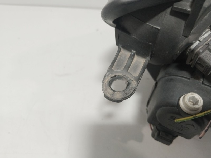 Recambio de faro izquierdo para peugeot 206 van 1.4 hdi referencia OEM IAM 9660535680  