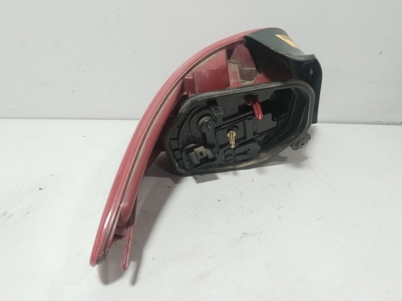 Recambio de piloto trasero derecho para peugeot 206 hatchback (2a/c) 1.4 i referencia OEM IAM 6351S0  