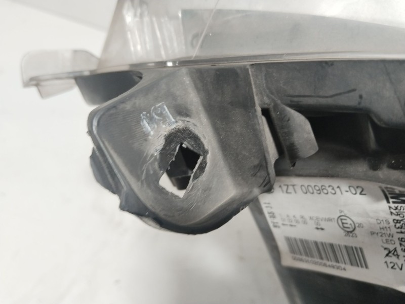 Recambio de faro derecho para opel insignia a sedán (g09) 2.0 cdti (69) referencia OEM IAM 1ZT00963102  