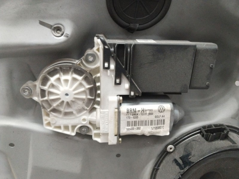 Recambio de elevalunas delantero izquierdo para volkswagen golf iv (1j1) 1.9 tdi referencia OEM IAM 1J4837461H  