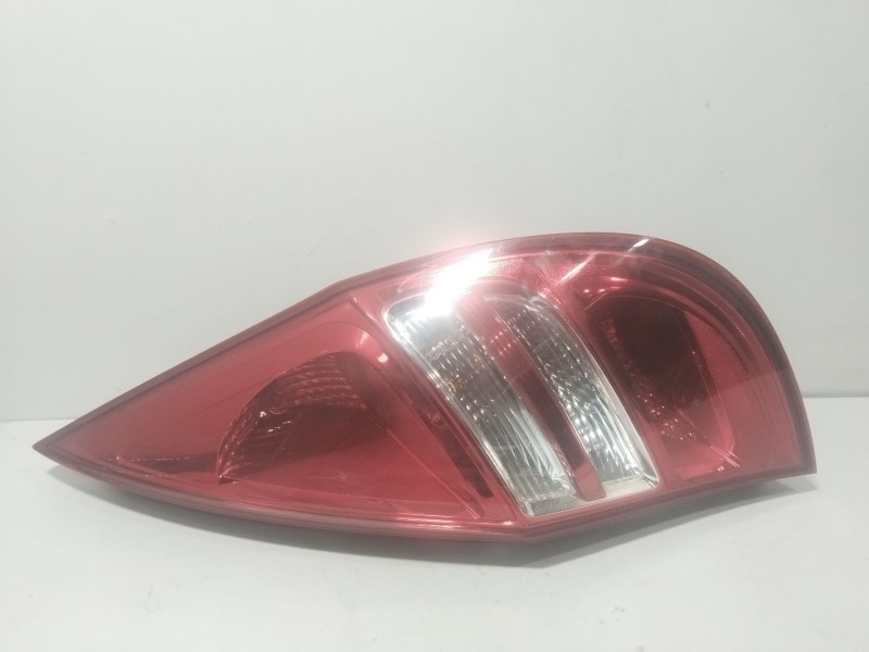 Recambio de piloto trasero derecho para hyundai i30 (fd) 1.6 referencia OEM IAM 924022L0  
