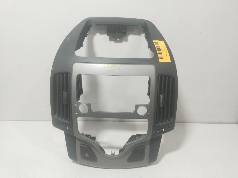 Recambio de rejilla central delantera para hyundai i30 (fd) 1.6 referencia OEM IAM U05F05  