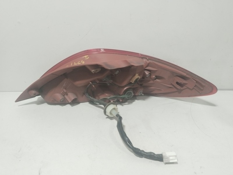 Recambio de piloto trasero izquierdo para mazda 2 (de_, dh_) 1.3 (de3fs) referencia OEM IAM D65151160M  
