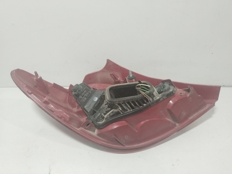 Recambio de piloto trasero derecho para peugeot 207/207+ (wa_, wc_) 1.4 16v referencia OEM IAM 6351HQ  