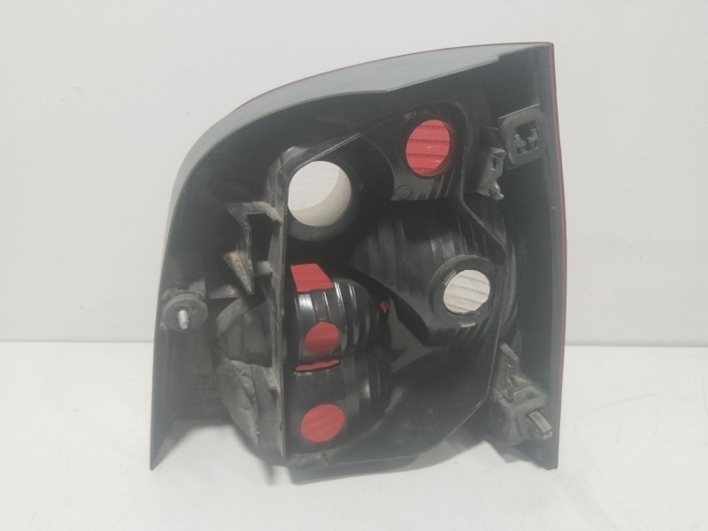 Recambio de piloto trasero izquierdo para volkswagen polo iv (9n_, 9a_) 1.4 tdi referencia OEM IAM 6Q6945095G  