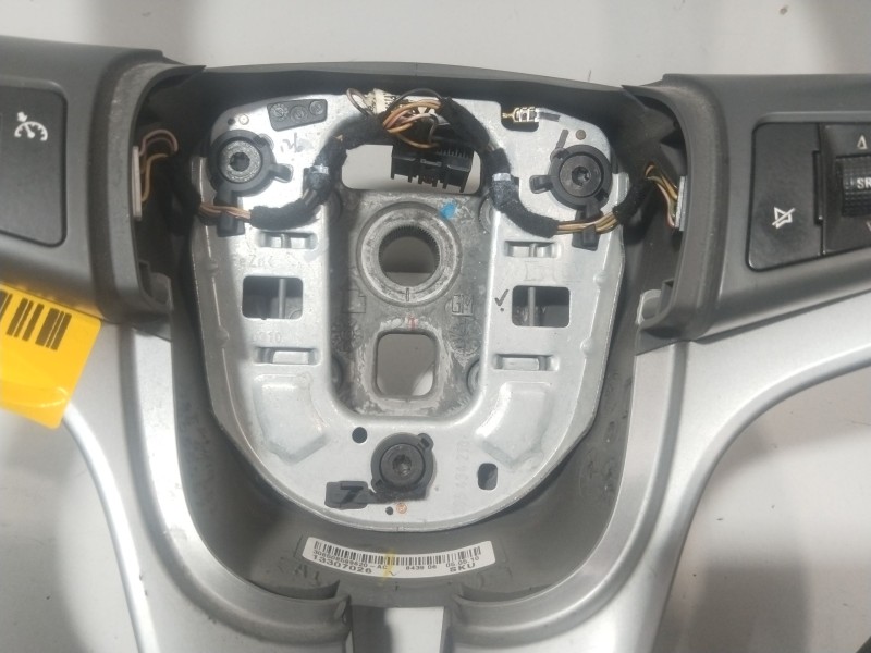 Recambio de volante para chevrolet cruze (j300) 2.0 cdi referencia OEM IAM 13307026  