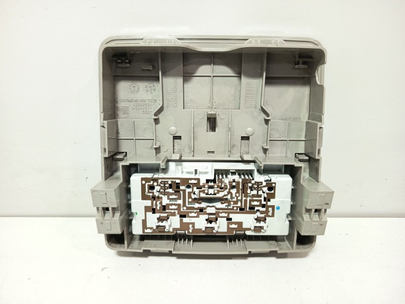 Recambio de luz interior central para chevrolet cruze (j300) 2.0 cdi referencia OEM IAM 316627975  