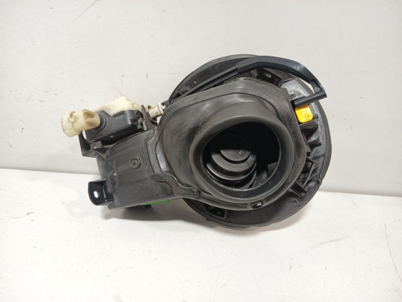 Recambio de tapa exterior combustible para chevrolet cruze (j300) 2.0 cdi referencia OEM IAM 95950301  