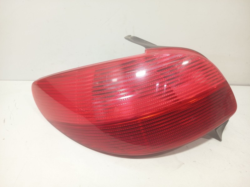 Recambio de piloto trasero izquierdo para peugeot 206 hatchback (2a/c) 1.4 i referencia OEM IAM 6350S0  