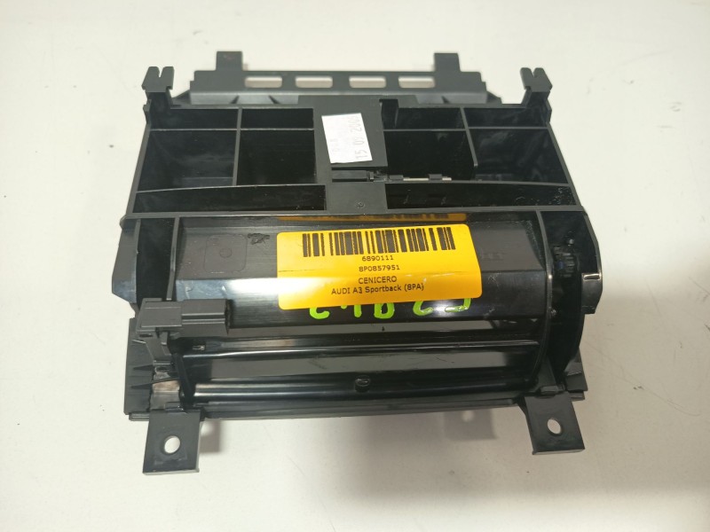Recambio de cenicero para audi a3 sportback (8pa) 1.4 tfsi referencia OEM IAM 8P0857951  