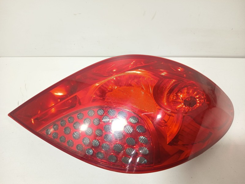 Recambio de piloto trasero derecho para peugeot 207/207+ (wa_, wc_) 1.4 16v referencia OEM IAM 6351Y7  