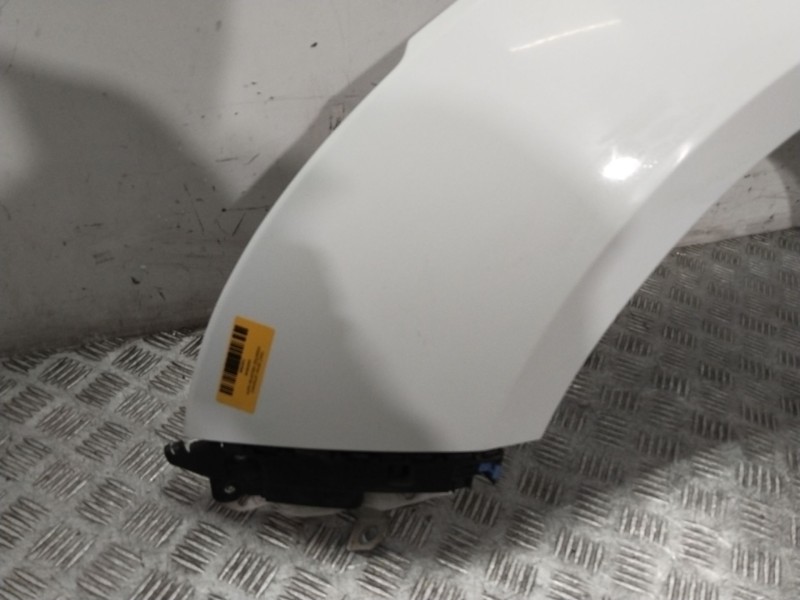 Recambio de aleta delantera izquierda para chevrolet cruze (j300) 2.0 cdi referencia OEM IAM 94560509  