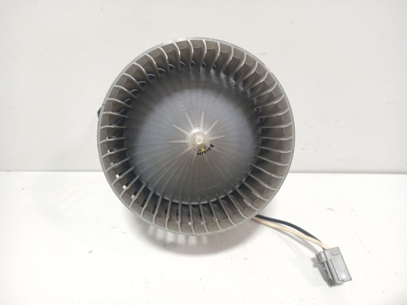 Recambio de motor calefaccion para chevrolet orlando (j309) 2.0 d referencia OEM IAM 13283815  