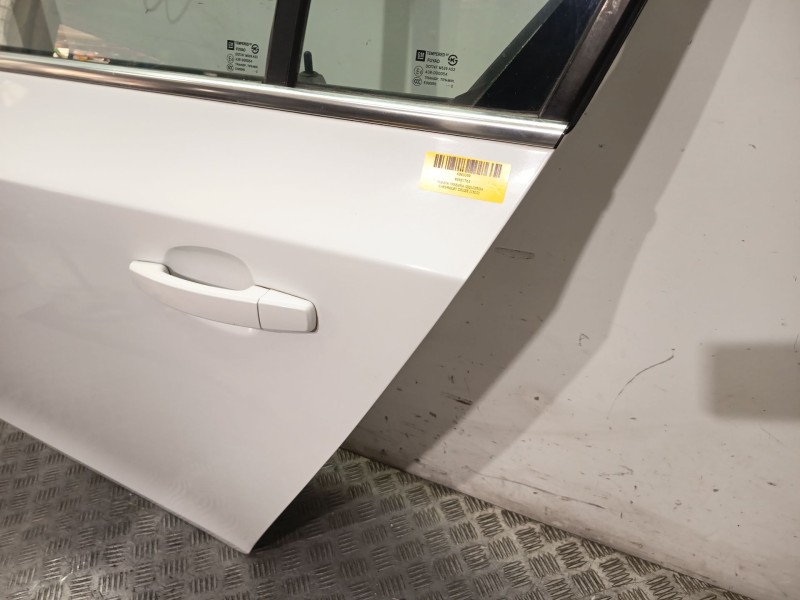 Recambio de puerta trasera izquierda para chevrolet cruze (j300) 2.0 cdi referencia OEM IAM 95987763  