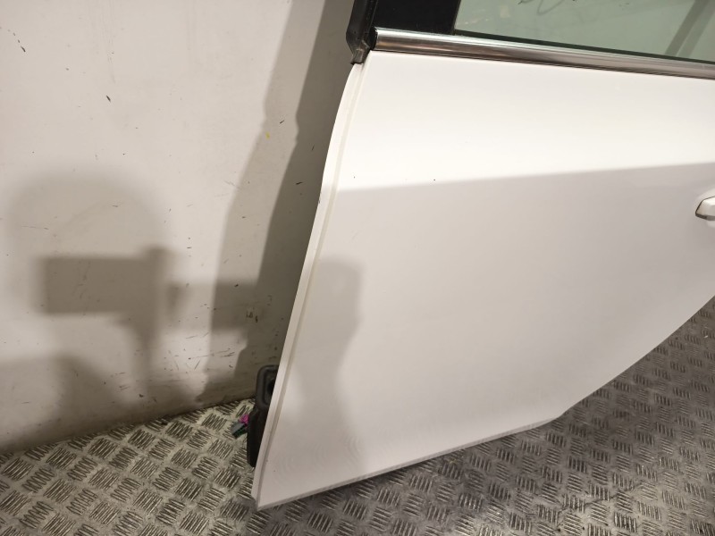 Recambio de puerta trasera izquierda para chevrolet cruze (j300) 2.0 cdi referencia OEM IAM 95987763  