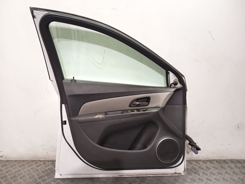 Recambio de puerta delantera izquierda para chevrolet cruze (j300) 2.0 cdi referencia OEM IAM 95987757  