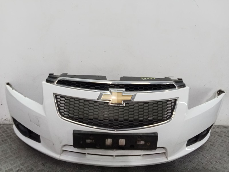 Recambio de paragolpes delantero para chevrolet cruze (j300) 2.0 cdi referencia OEM IAM 95022993  