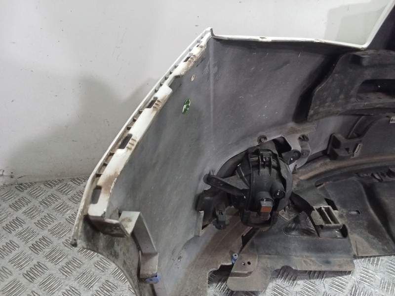 Recambio de paragolpes delantero para chevrolet cruze (j300) 2.0 cdi referencia OEM IAM 95022993  