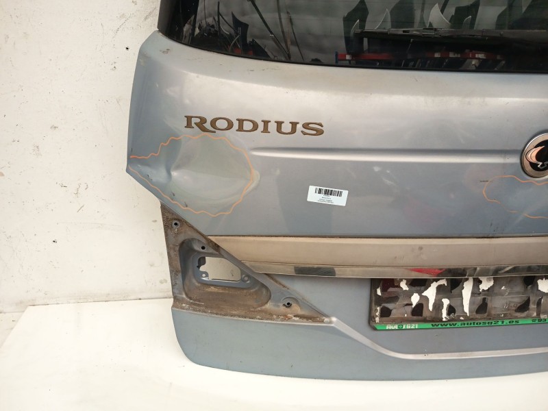 Recambio de porton trasero para ssangyong rodius i 2.7 xdi referencia OEM IAM 6401121101  