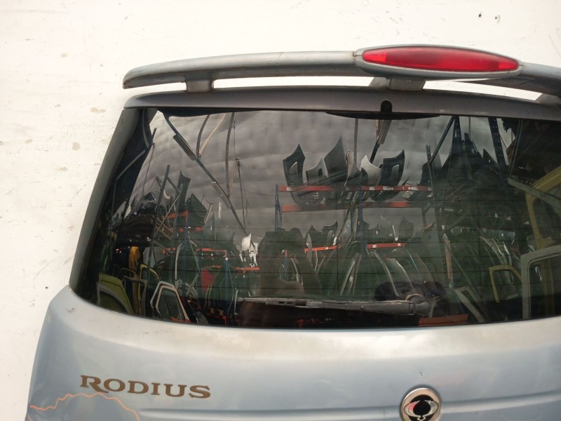 Recambio de porton trasero para ssangyong rodius i 2.7 xdi referencia OEM IAM 6401121101  