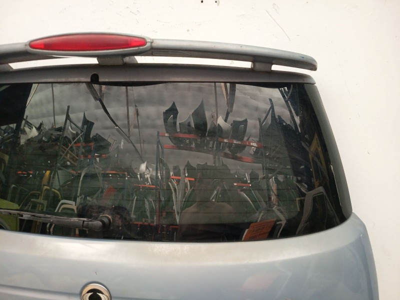 Recambio de porton trasero para ssangyong rodius i 2.7 xdi referencia OEM IAM 6401121101  