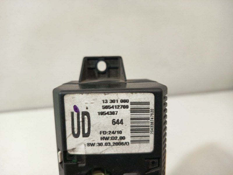 Recambio de pantalla multifuncion para opel corsa d cmon referencia OEM IAM 13301080  