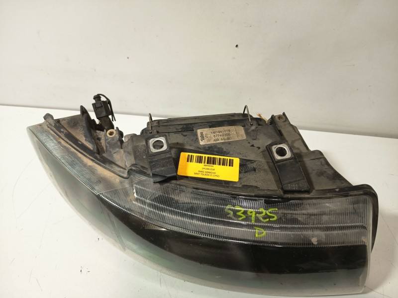 Recambio de faro derecho para seat toledo ii (1m2) 2.3 v5 referencia OEM IAM 1M1941016  