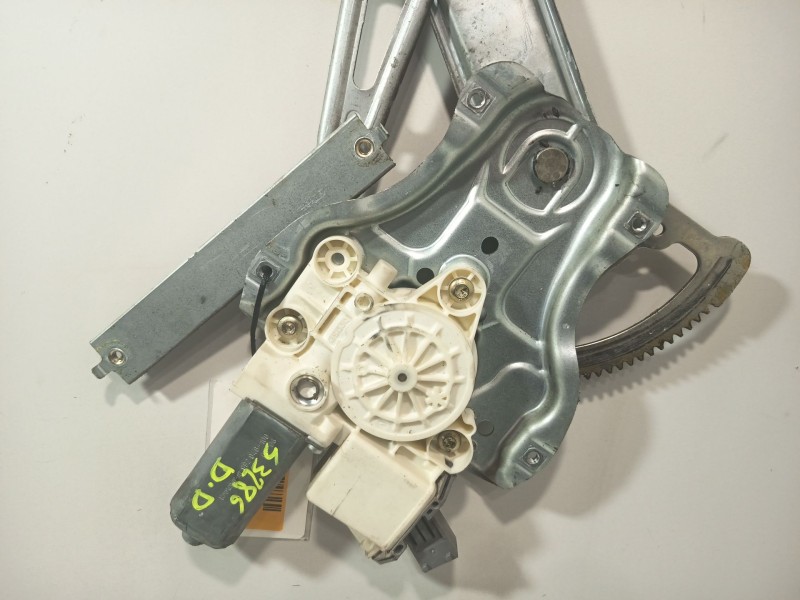 Recambio de elevalunas delantero derecho para toyota avensis station wagon (_t25_) 2.0 (azt250_) referencia OEM IAM 6981005050  
