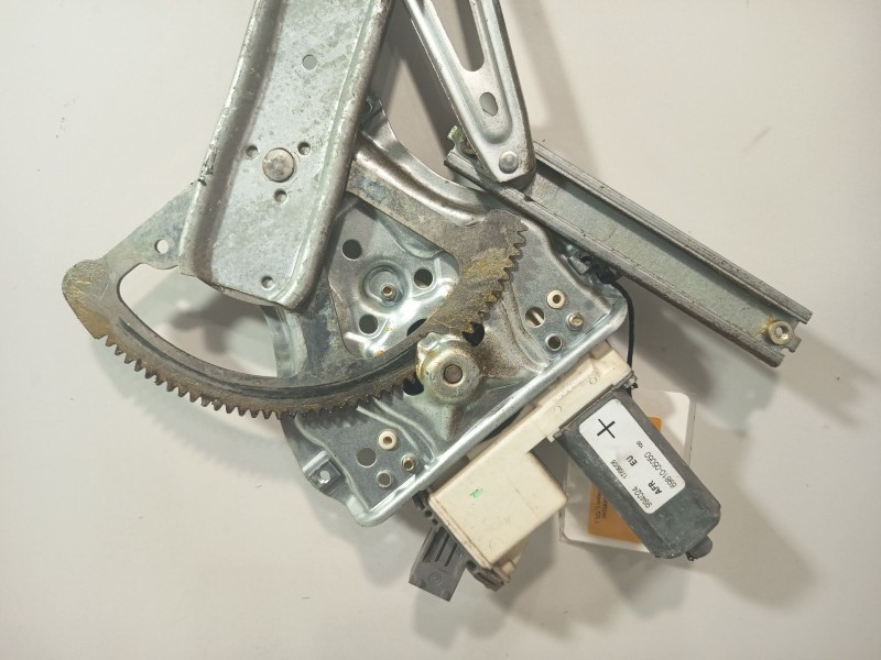 Recambio de elevalunas delantero derecho para toyota avensis station wagon (_t25_) 2.0 (azt250_) referencia OEM IAM 6981005050  