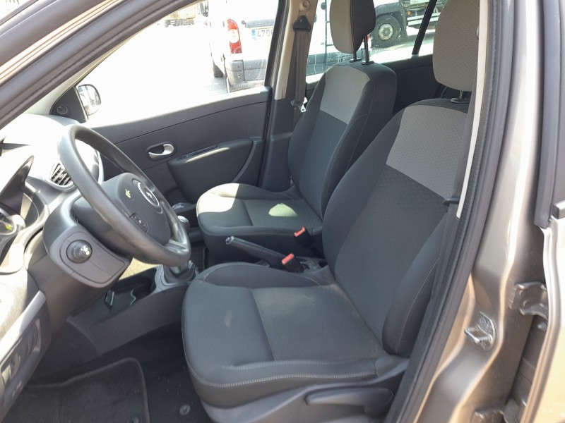 renault clio iii grandtour (kr0/1_) del año 2009