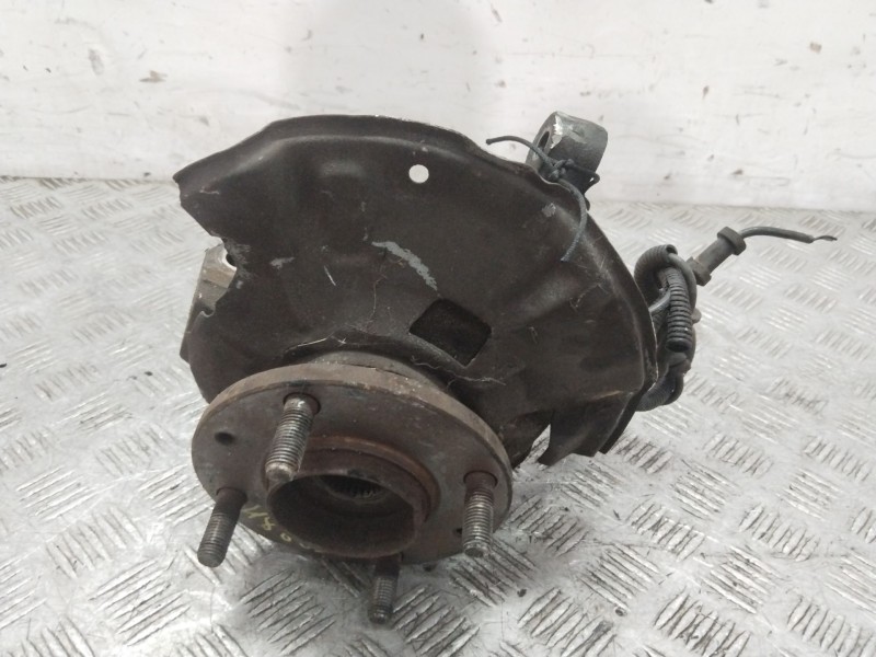 Recambio de mangueta delantera derecha para kia carens 1.6 lx referencia OEM IAM   