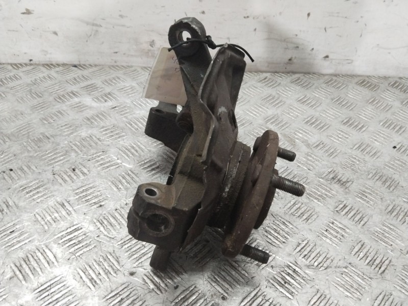 Recambio de mangueta delantera derecha para kia carens 1.6 lx referencia OEM IAM   
