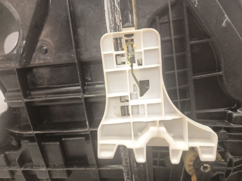 Recambio de elevalunas trasero derecho para hyundai i40 i (vf) 1.7 crdi referencia OEM IAM 834813Z000  