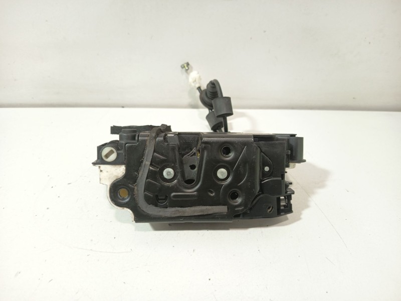 Recambio de cerradura puerta trasera izquierda para seat toledo iv (kg3) 1.6 tdi referencia OEM IAM 5TA839015Q  