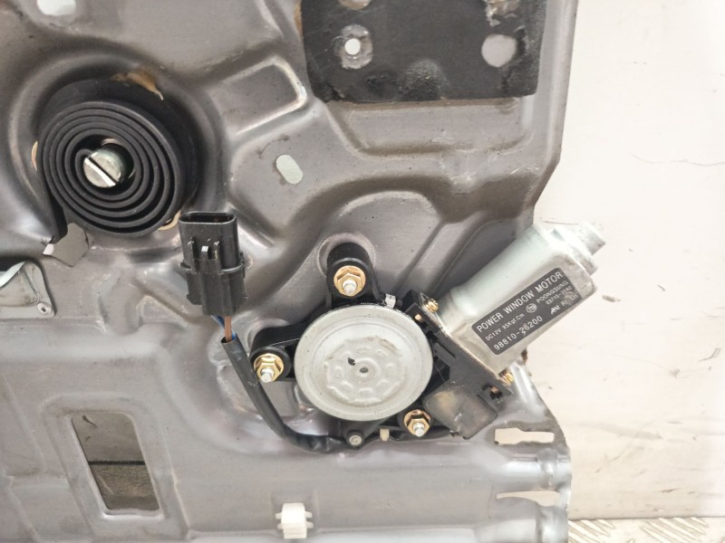 Recambio de elevalunas trasero izquierdo para hyundai santa fe (sm) 2.4 gls 4x4 referencia OEM IAM 9881026200  