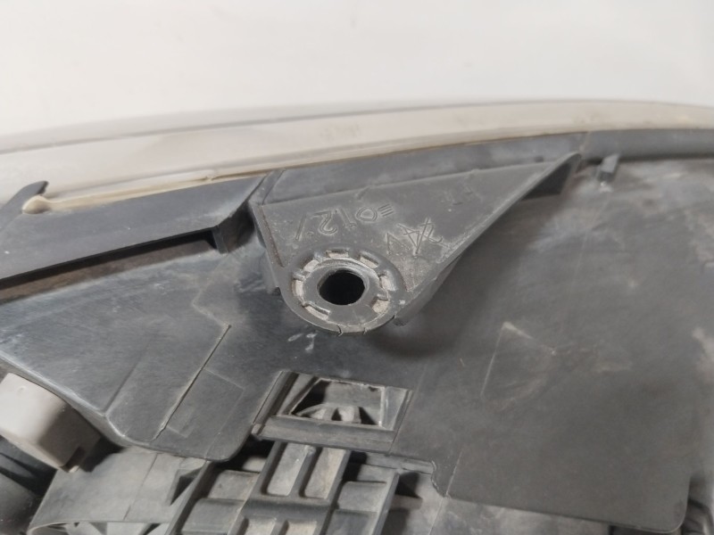 Recambio de faro izquierdo para peugeot 206 hatchback (2a/c) 1.4 i referencia OEM IAM 9628666880  