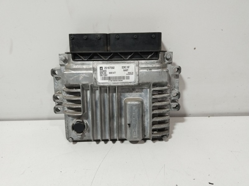 Recambio de centralita motor uce para chevrolet orlando (j309) 2.0 d referencia OEM IAM 25187592  