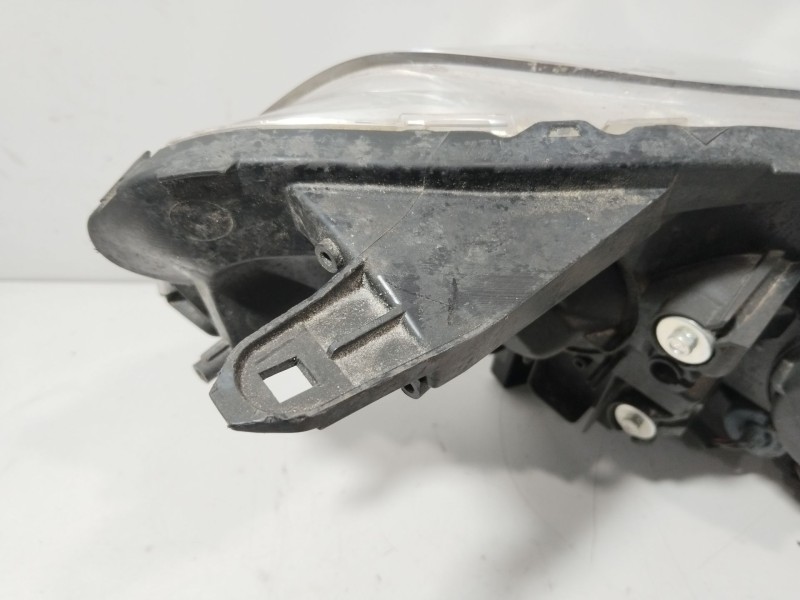 Recambio de faro izquierdo para citroën c-crosser exclusive referencia OEM IAM 6208H2  