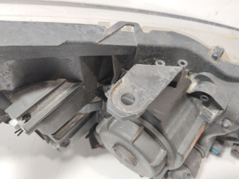Recambio de faro izquierdo para citroën c-crosser exclusive referencia OEM IAM 6208H2  