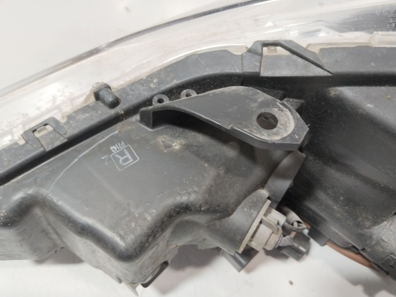 Recambio de faro derecho para citroën c-crosser exclusive referencia OEM IAM 6206H2  
