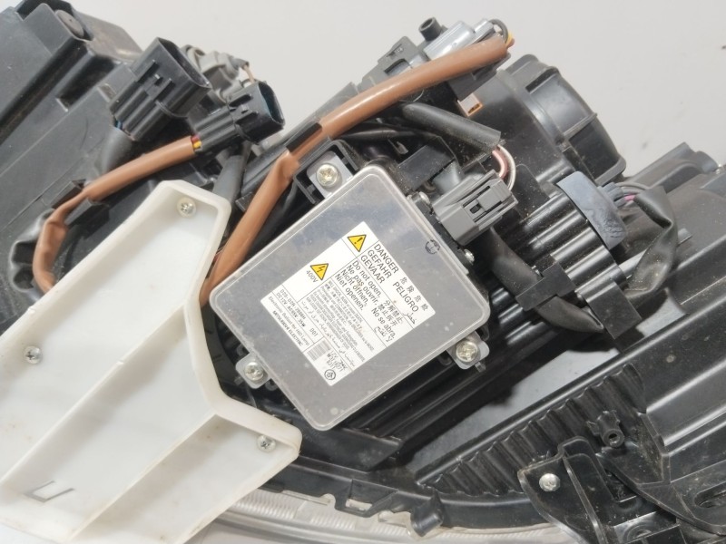 Recambio de faro derecho para citroën c-crosser exclusive referencia OEM IAM 6206H2  