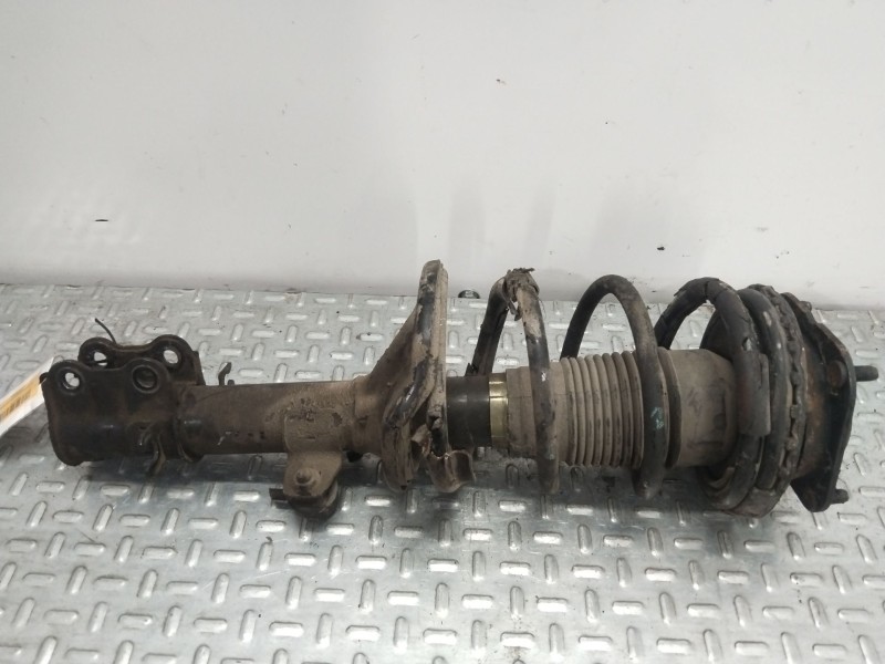 Recambio de amortiguador delantero derecho para kia carens 1.6 lx referencia OEM IAM   