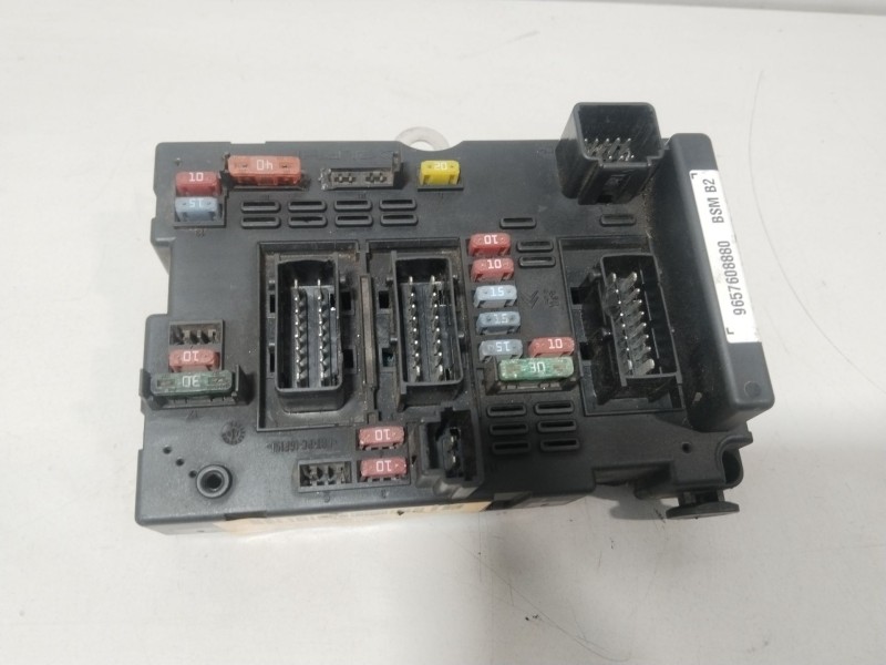 Recambio de caja reles / fusibles para peugeot 206 van 1.4 hdi referencia OEM IAM 9657608880  