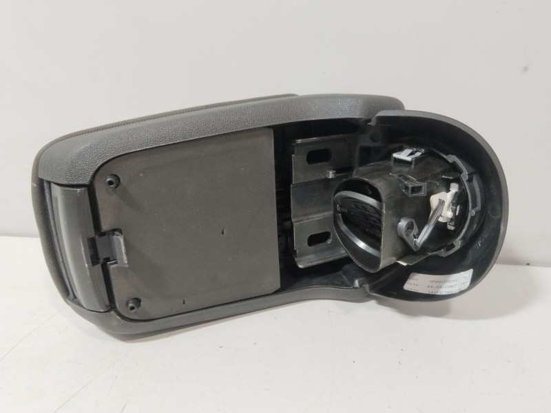 Recambio de apoyabrazos central para fiat bravo ii (198_) 1.9 d multijet (198axb1a) referencia OEM IAM 141F07003549  